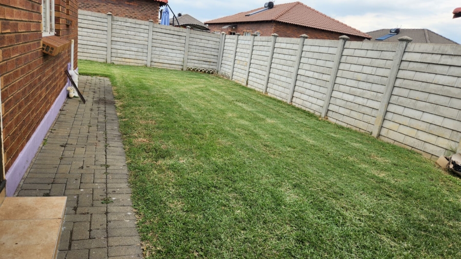 To Let 3 Bedroom Property for Rent in Waterval East North West